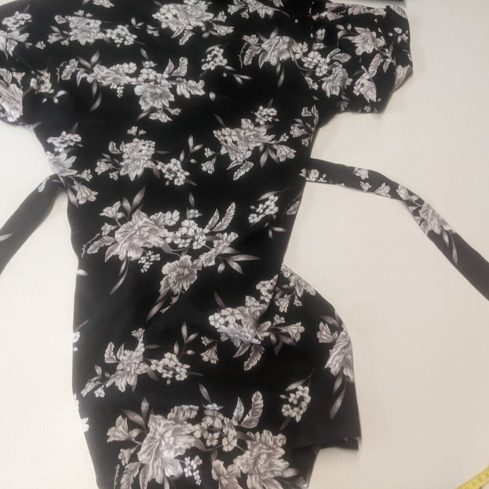 Spiritual Gangster *One Size Maya Kimono in Black Floral - Picture 15 of 16